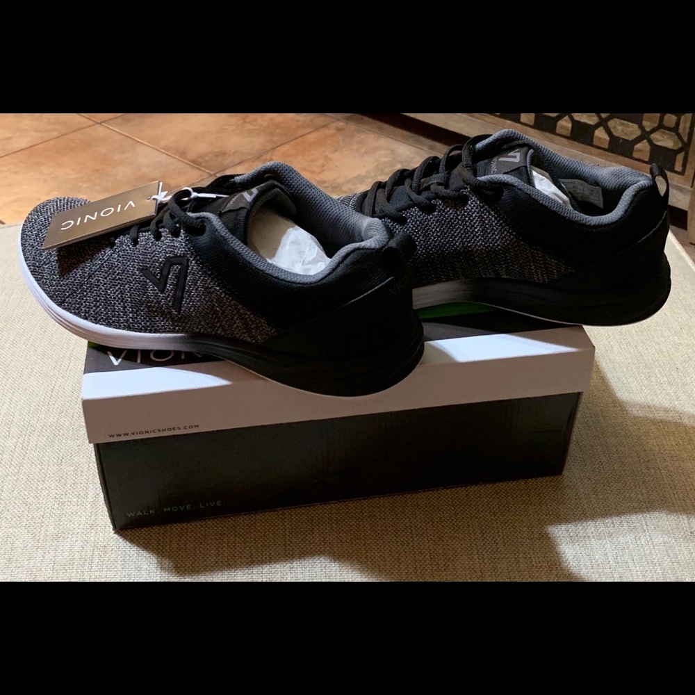 Vionic tennis shoes